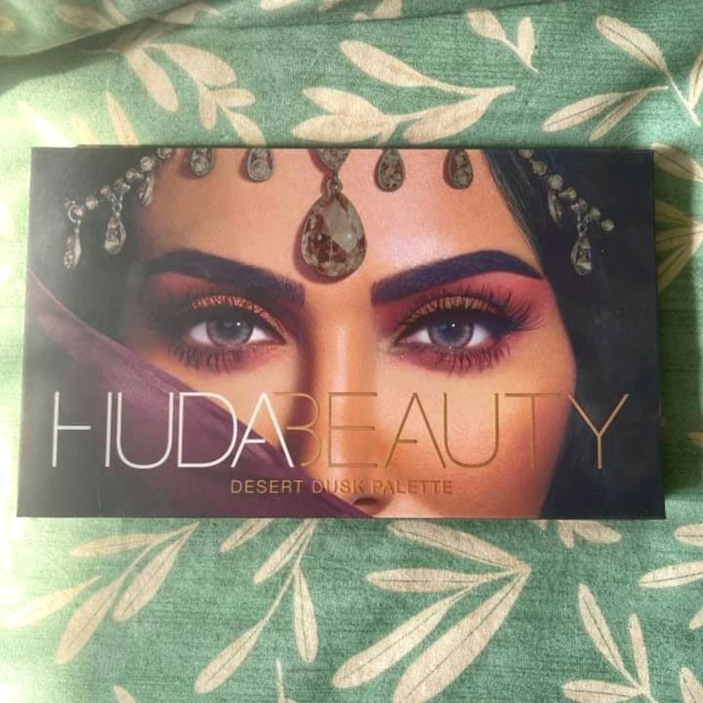 Huda Beauty Desert Dusk Palette